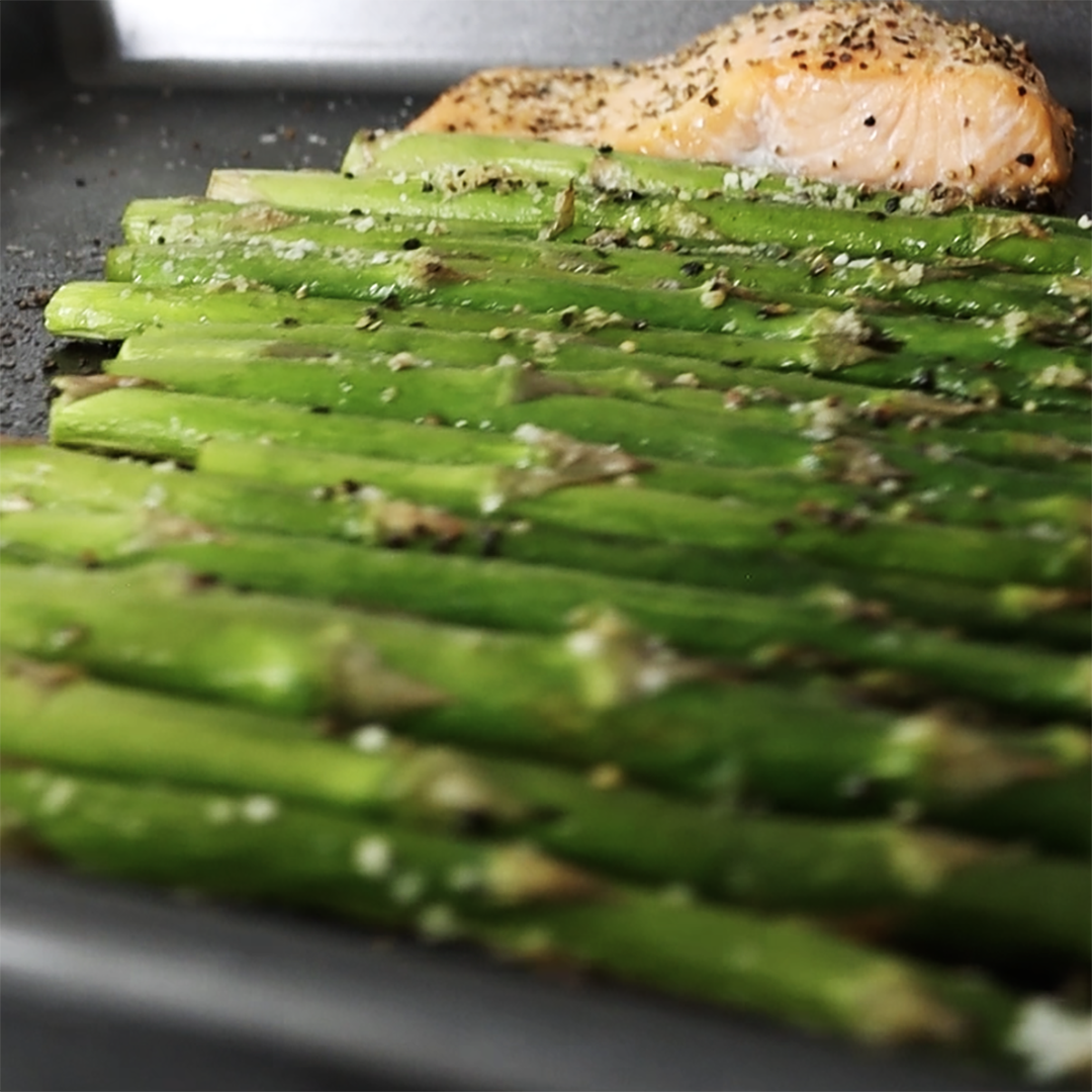 Sergio's Seasoning Recipe: Salmon and Asparagus